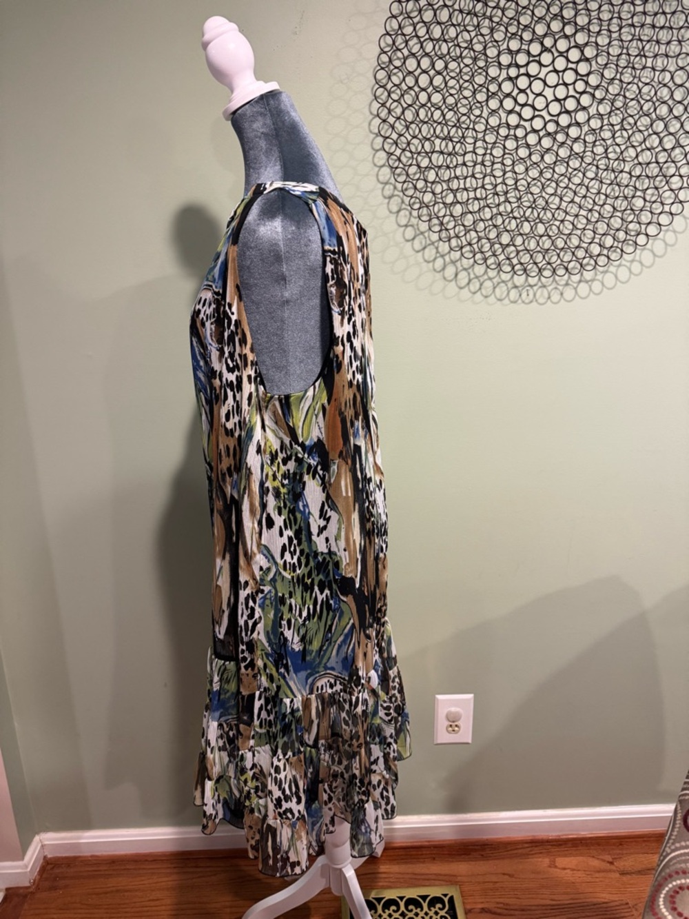 Voir Voir Abstract Animal Print Crinkle Ruffle Dress | Sleeveless | Size 16 - Picture 3 of 7